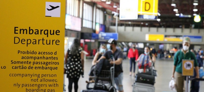 Transporte aéreo influenciou a segunda alta seguida do setor
    