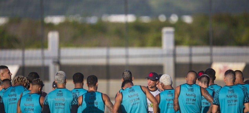 Técnico Zé Ricardo trabalhou forte o elenco do Vasco durante a semana para o difícil confronto contra o Bahia - Foto: Daniel Ramalho / Vasco Técnico Zé Ricardo trabalhou forte o elenco do Vasco durante a semana para o difícil confronto contra o Bahia