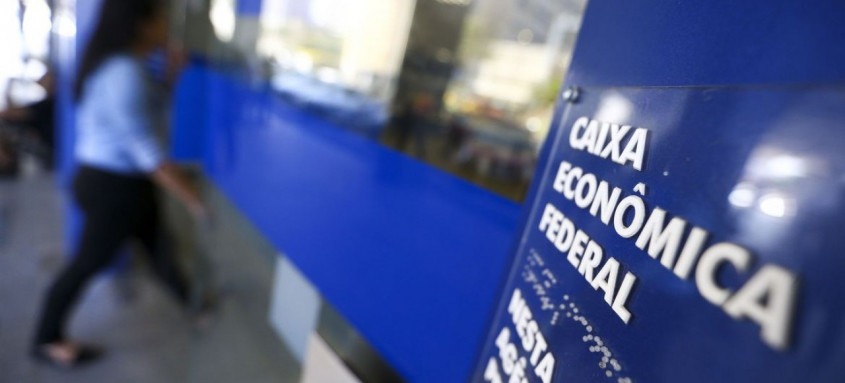 Caixa fará o depósito em poupança digital; veja como consultar
- Foto: Marcelo Camargo/Agência Brasil Caixa fará o depósito em poupança digital; veja como consultar