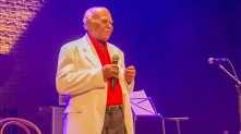 No espetáculo, Tobias interpreta as mais belas canções de seu vasto repertório, incluindo os clássicos 'Asa Branca', 'Terra Seca', entre outras Leonardo Zulluh/Divulgação