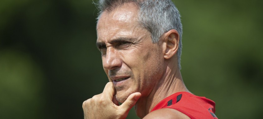 Anunciado no dia 25 de dezembro de 2021, Paulo Sousa deixa o Fla sem conseguir fazer o time jogar um bom futebol - Foto: Alexandre Vidal / Flamengo Anunciado no dia 25 de dezembro de 2021, Paulo Sousa deixa o Fla sem conseguir fazer o time jogar um bom futebol