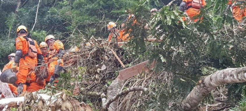 Temporais de fevereiro e março mataram mais de 240 pessoas
- Foto: Secretaria de Estado de Defesa Civil do Rio de Janeiro/Divulgação Temporais de fevereiro e março mataram mais de 240 pessoas