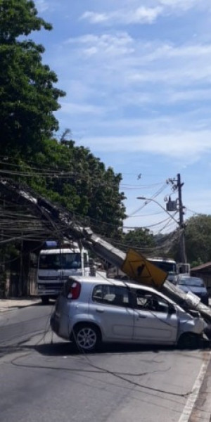 Levantamento mostra cidade como líder de colisões contra postes em 2021, com 113 ocorrências - Foto: Divulgação Levantamento mostra cidade como líder de colisões contra postes em 2021, com 113 ocorrências