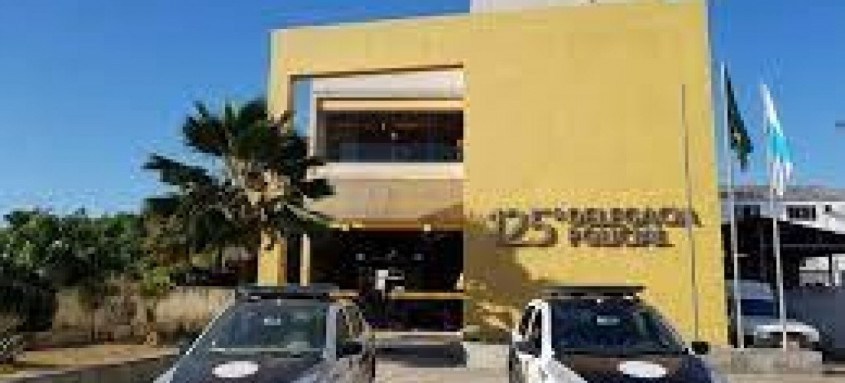 Bandidos foram contratados para matar o dono da Kombi e não o casal, que estava dentro do veículo - Foto: Divulgação Bandidos foram contratados para matar o dono da Kombi e não o casal, que estava dentro do veículo