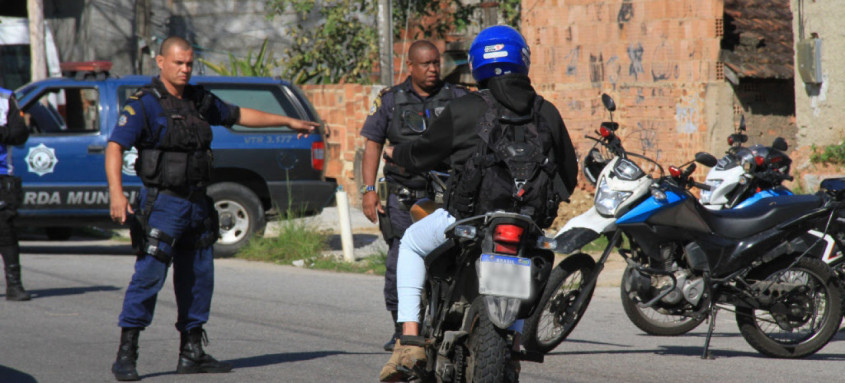 Equipes da Seop e da Guarda percorreram três pontos de grande movimentação na cidade - Foto: Julio Diniz/Divulgação Equipes da Seop e da Guarda percorreram três pontos de grande movimentação na cidade