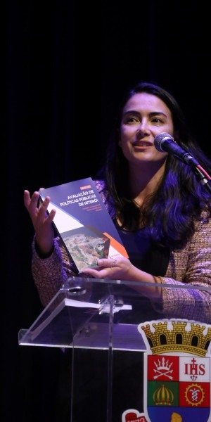 Livros da Secretaria de Planejamento de Niterói foram apresentados na Sala Nelson Pereira dos Santos