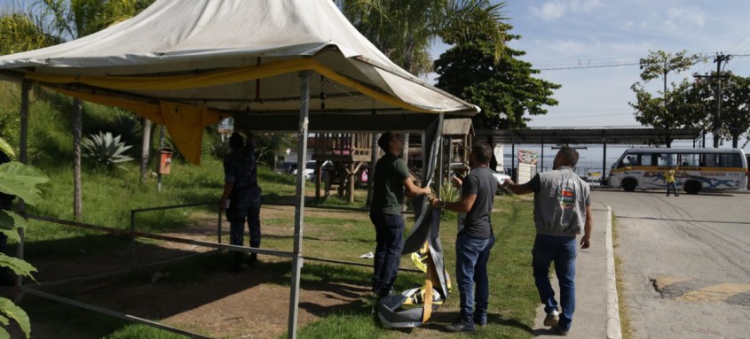 Barraca utilizada para venda de comida foi retirada do espaço público