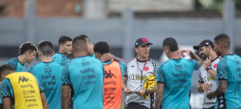 Técnico Zé Ricardo, apesar do momento conturbado do Grêmio, não acredita que o Vasco terá vida fácil hoje à noite - Foto: Daniel Ramalho / Vasco Técnico Zé Ricardo, apesar do momento conturbado do Grêmio, não acredita que o Vasco terá vida fácil hoje à noite