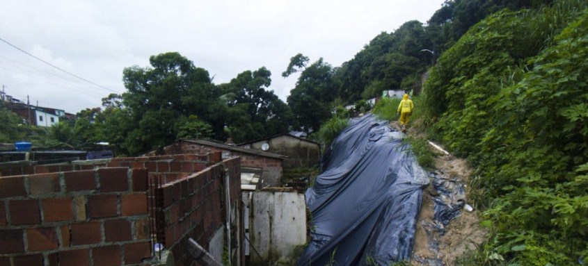 Número de óbitos em decorrência das chuvas se mantém em 106
    