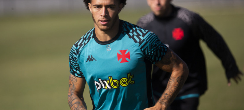 A bola parada do jovem atacante Figueiredo é uma das armas do Vasco para superar o Cruzeiro neste domingo - Foto: Daniel Ramalho / Vasco A bola parada do jovem atacante Figueiredo é uma das armas do Vasco para superar o Cruzeiro neste domingo