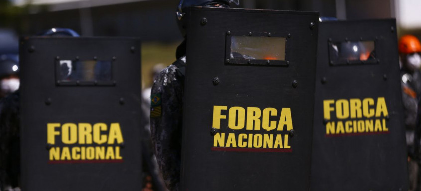 Segundo o texto, os agentes da força federal poderão atuar no enfrentamento ao tráfico de drogas e crimes ambientais - Foto: Marcelo Camargo/Ag..ncia Brasil Segundo o texto, os agentes da força federal poderão atuar no enfrentamento ao tráfico de drogas e crimes ambientais