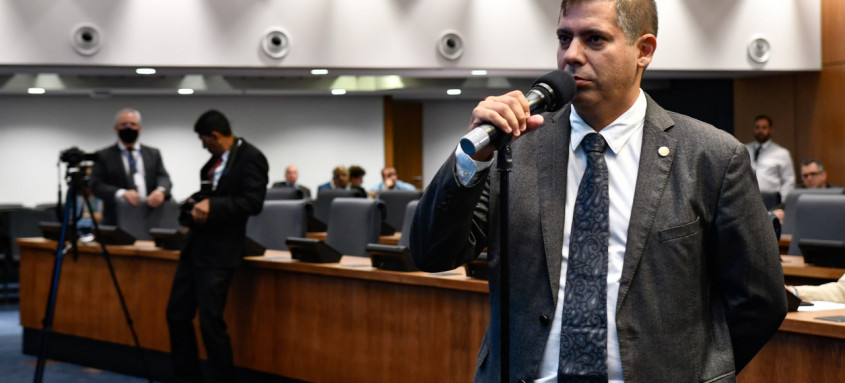 Deputado Dr. Serginho quer acabar com radares fixos de multas nas rodovias estaduais - Foto: Thiago Lontra/Alerj Deputado Dr. Serginho quer acabar com radares fixos de multas nas rodovias estaduais
