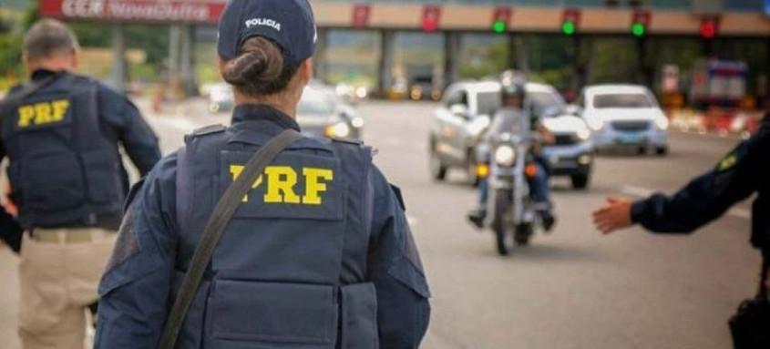 Durante o feriado prolongado, desta quarta-feira (15) até domingo (19), o policiamento será reforçado nos pontos com maiores índices de acidente s e criminalidade - Foto: PRF Durante o feriado prolongado, desta quarta-feira (15) até domingo (19), o policiamento será reforçado nos pontos com maiores índices de acidente s e criminalidade
