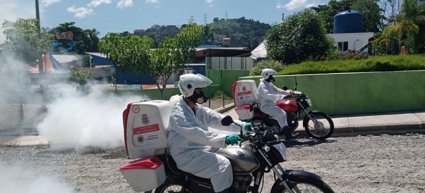  Mosquito transmite doenças como dengue e zika

    