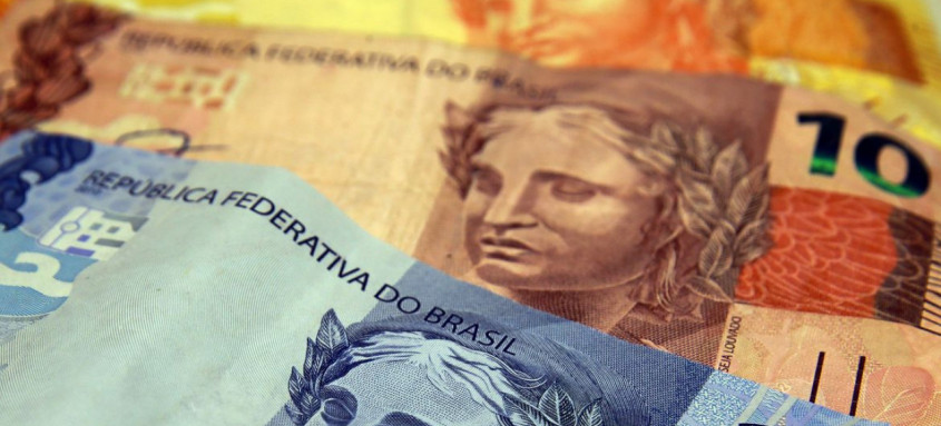 Valor mínimo para cada família é de R$ 400
    