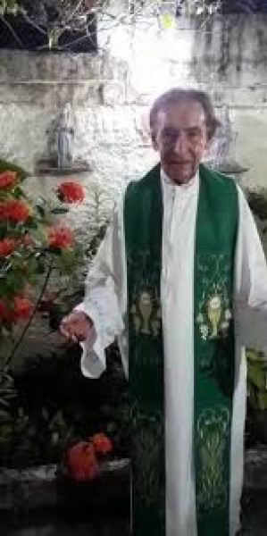 Considerado o padre dos pobres, Robaina celebrou 58 anos como sacerdote e atualmente era pároco da Capela São Lucas, em Icaraí