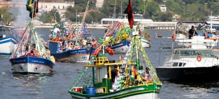 A procissão marítima sairá do cais de Jurujuba, às 10h, percorrerá a baía de Guanabara até a altura do MAC - Foto: Arquivo A procissão marítima sairá do cais de Jurujuba, às 10h, percorrerá a baía de Guanabara até a altura do MAC