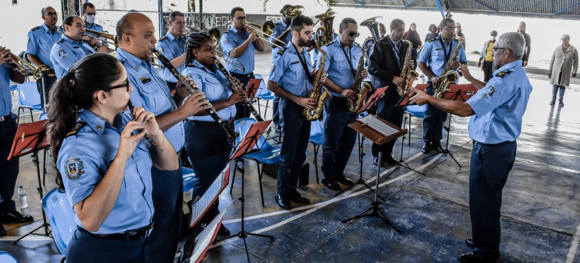 Trabalho é desenvolvido através de grupamento especial e banda municipal