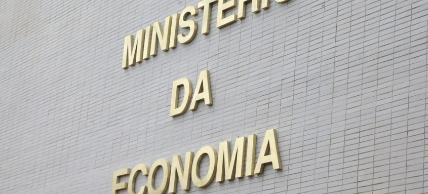  Fachada do ministério da economia
    