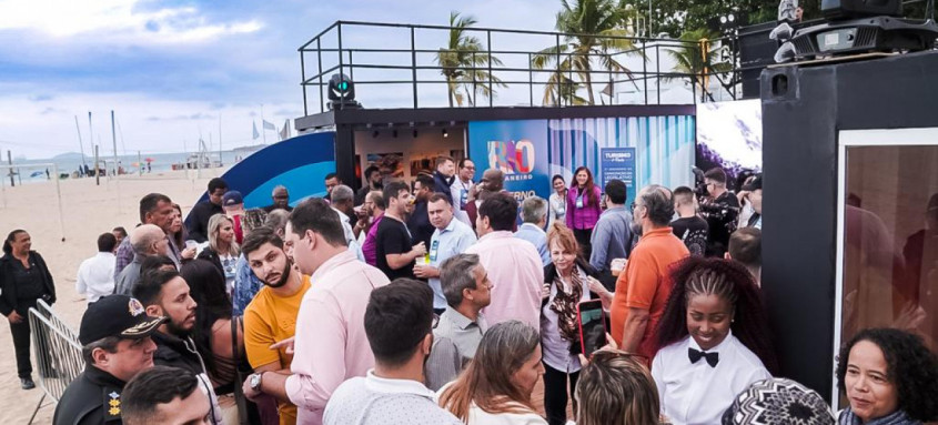 Estande instagramável fez sucesso no Posto 4, em Copacabana