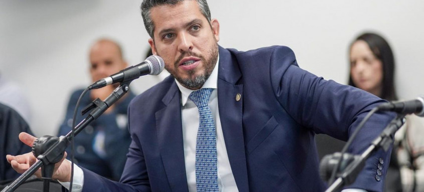 Segundo a Procuradoria Geral Eleitoral, Rodrigo Amorim constrangeu, em discurso, vereadora de Niterói