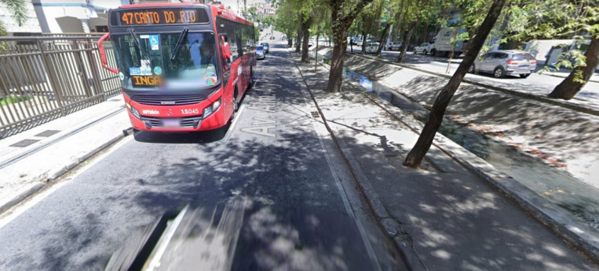 Entre esta quarta até o dia 19, das 10h às 17h, o trecho entre a Rua Ator Paulo Gustavo e a Av. Jornalista Alberto Torres estará fechado
- Foto: Reprodução Entre esta quarta até o dia 19, das 10h às 17h, o trecho entre a Rua Ator Paulo Gustavo e a Av. Jornalista Alberto Torres estará fechado