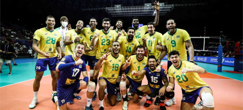 Vitória por três sets a um encaminha classificação às quartas de final
