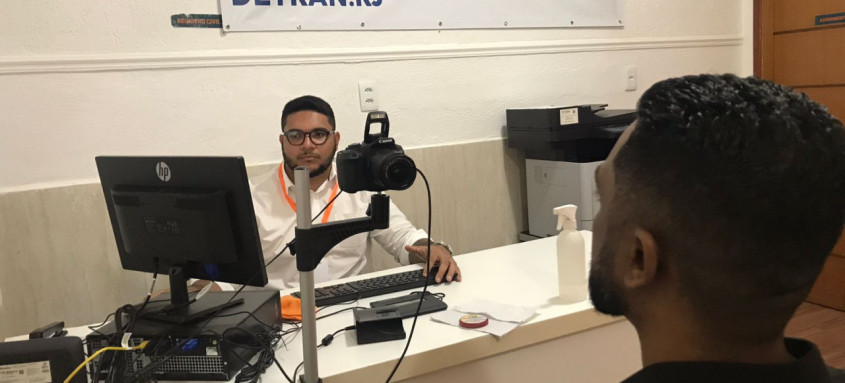 Convênio do Detran com a Secretaria de Direitos Humanos visa facilitar o acesso ao registro civil
- Foto: Divulgação Convênio do Detran com a Secretaria de Direitos Humanos visa facilitar o acesso ao registro civil