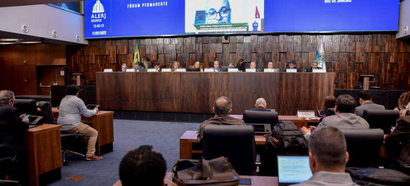 Durante a audiência os reitores disseram que a perda de recursos vem ocorrendo desde 2019, mas que agora ameaçam paralisar as atividades - Foto: Priscila Rabello/Divulgação Durante a audiência os reitores disseram que a perda de recursos vem ocorrendo desde 2019, mas que agora ameaçam paralisar as atividades