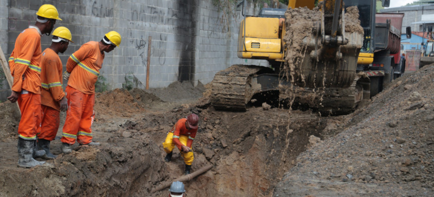 Obras de macrodrenagem acontecem na região
