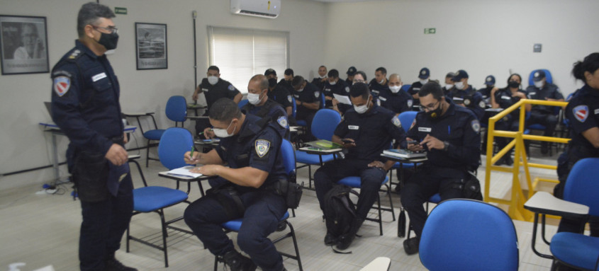 Curso para 31 agentes acontece até 26 de julho na sede da Emar
- Foto: Anselmo Mourão/Prefeitura de Maricá Curso para 31 agentes acontece até 26 de julho na sede da Emar