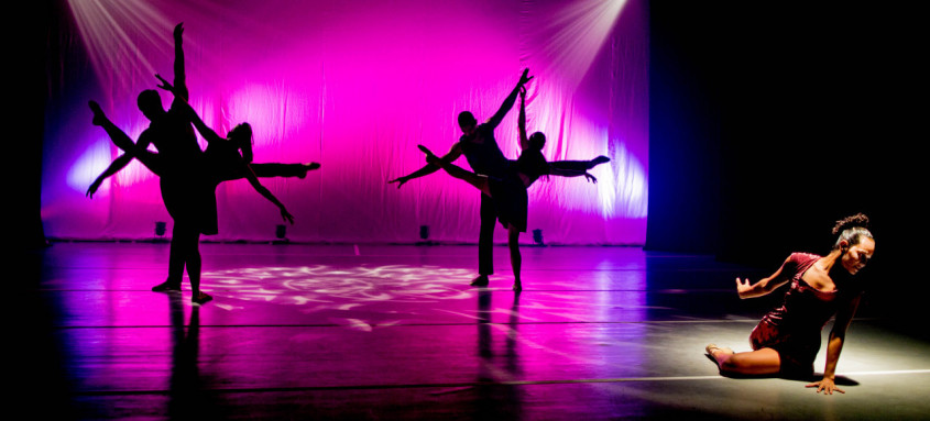 Espetáculo da Performance Cia de Dança é a atração do Municipal