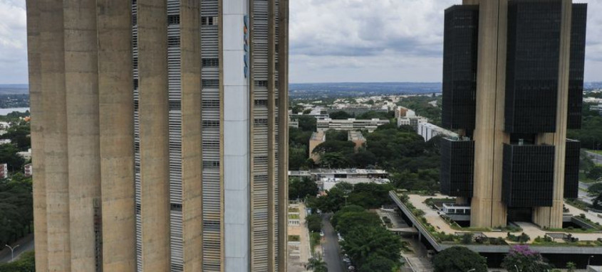 A morte foi registrada inicialmente como suicídio