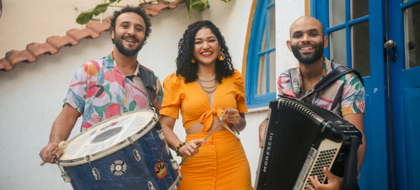 O trio Amargô é uma das atrações do festival no Campo de São Bento