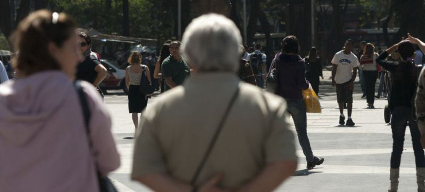 Já o número de pessoas com menos de 30 anos caiu 5,4% no período
- Foto: Marcelo Camargo/Agência Brasil Já o número de pessoas com menos de 30 anos caiu 5,4% no período