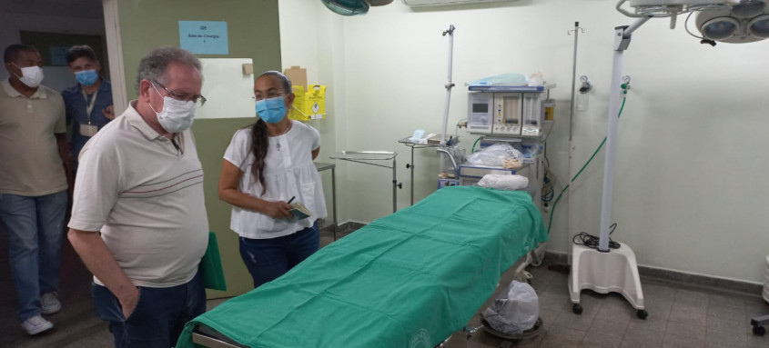 Vereador Paulo Eduardo Gomes visitou novamente o Hospital Municipal Carlos Tortelly para apurar denúncias 
