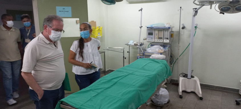 Vereador Paulo Eduardo Gomes visitou novamente o Hospital Municipal Carlos Tortelly para apurar denúncias - Foto: Divulgação Vereador Paulo Eduardo Gomes visitou novamente o Hospital Municipal Carlos Tortelly para apurar denúncias