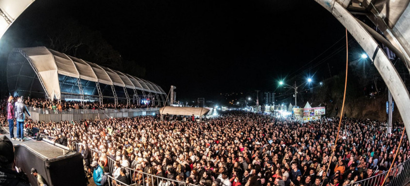 As festas movimentam a economia, geram empregos e ainda atraem turistas de várias partes do país
- Foto: Divulgação As festas movimentam a economia, geram empregos e ainda atraem turistas de várias partes do país