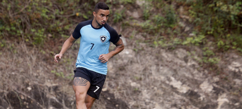 Recuperado da grave lesão no tendão de Aquiles, Rafael está pronto para voltar ao Botafogo