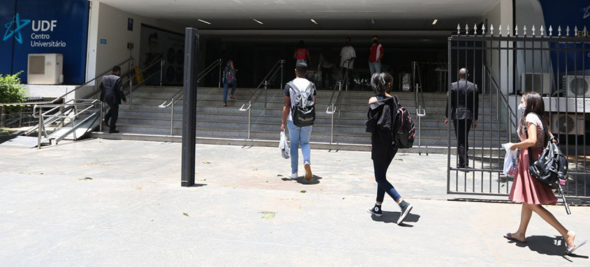 Candidatos têm até quinta-feira para se inscrever
    