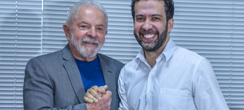 Lula (à esq.) ganhou o apoio do deputado federal André Janones (Avante-MG) - Foto: Divulgação / Ricardo Stuckert Lula (à esq.) ganhou o apoio do deputado federal André Janones (Avante-MG)