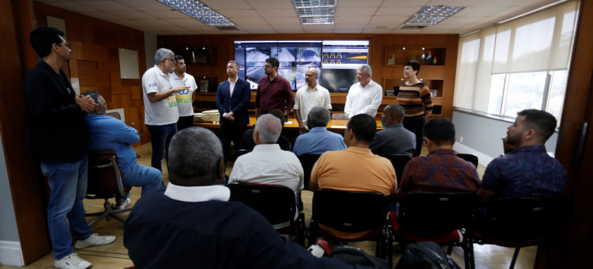Cerca de 20 líderes evangélicos se reuniram nesta quinta-feira com o prefeito de Niterói, Axel Grael - Foto: Douglas Macedo / Prefeitura de Niterói Cerca de 20 líderes evangélicos se reuniram nesta quinta-feira com o prefeito de Niterói, Axel Grael