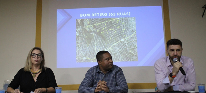 Prefeitura, governo estadual e moradores debatem sobre drenagem, pavimentação e urbanização nos bairros - Foto: Fábio Guimarães/Prefeitura de São Gonçalo Prefeitura, governo estadual e moradores debatem sobre drenagem, pavimentação e urbanização nos bairros
