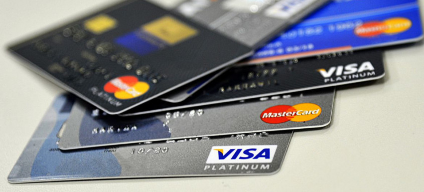 De acordo com a pesquisa divulgada nesta segunda pela CNC, entre os que estão endividados, 85,4% possuem dívidas no cartão de crédito
    
