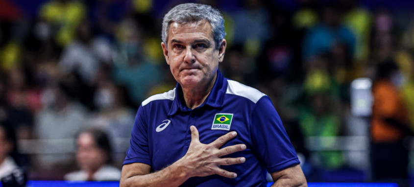 José Roberto Guimarães comandou a seleção masculina de vôlei que conquistou o ouro nos Jogos de Barcelona em 1992 - Foto: Wander Roberto / Inovafoto / CBV José Roberto Guimarães comandou a seleção masculina de vôlei que conquistou o ouro nos Jogos de Barcelona em 1992