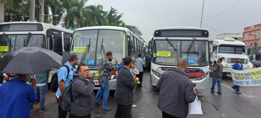 Trabalhadores responsabilizam o poder público por nunca ter repassado à viação o valor das gratuidades - Foto: Divulgação Trabalhadores responsabilizam o poder público por nunca ter repassado à viação o valor das gratuidades