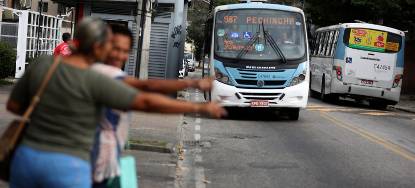 O prefeito afirma que tem o objetivo de facilitar o transporte de quem irá votar. Passagem gratuita vale das 6h às 20h tanto no BRT quanto nas linhas comuns - Foto: Divulgação O prefeito afirma que tem o objetivo de facilitar o transporte de quem irá votar. Passagem gratuita vale das 6h às 20h tanto no BRT quanto nas linhas comuns