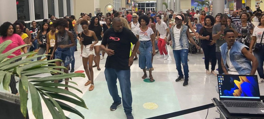 Evento gratuito acontece na Praça de Alimentação