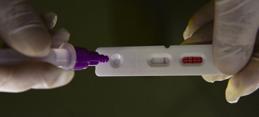 Cerca de 1,5 milhão de novos casos globais de covid-19 foram registrados entre 10 de julho e 6 de agosto - Foto: Marcello Casal Jr / Agência Brasil Cerca de 1,5 milhão de novos casos globais de covid-19 foram registrados entre 10 de julho e 6 de agosto
