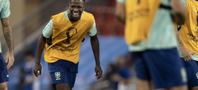 Vinícius Júnior afirmou ontem que a Seleção Brasileira ainda tem muitas comemorações para fazer na Copa do Qatar - Foto: Lucas Figueiredo / CBF Vinícius Júnior afirmou ontem que a Seleção Brasileira ainda tem muitas comemorações para fazer na Copa do Qatar